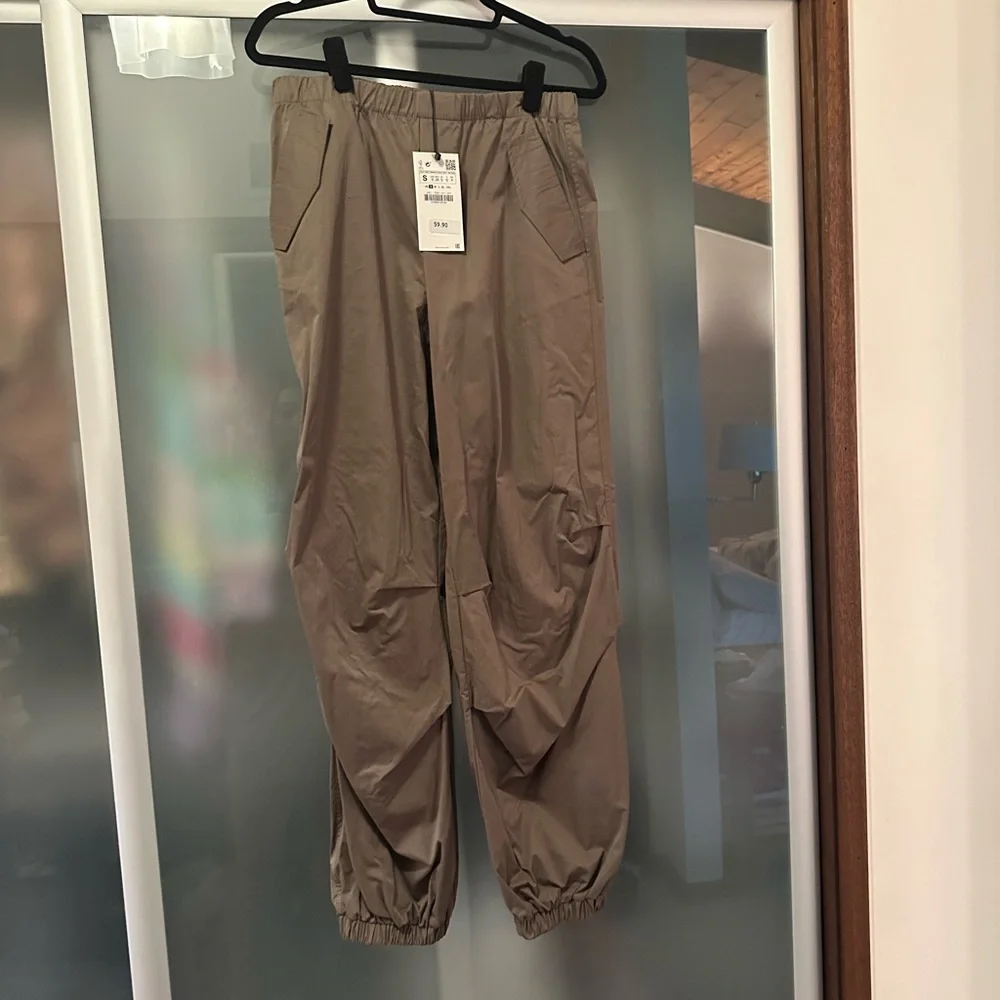 NWT ZARA Parachute Utility Jogger Pants in Dark Khaki Size Small fits XS! - Picture 11 of 11